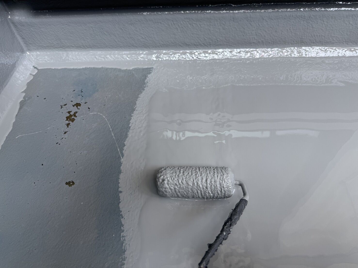 ベランダ防水工事　ウレタン主剤