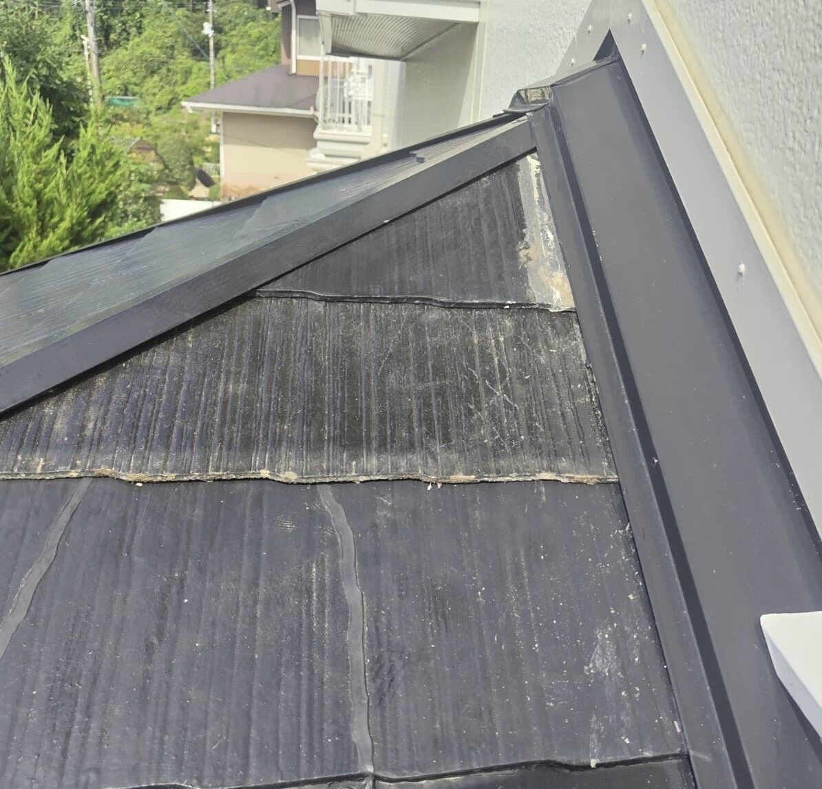 火災保険活用事例　屋根スレート瓦差し替え工事